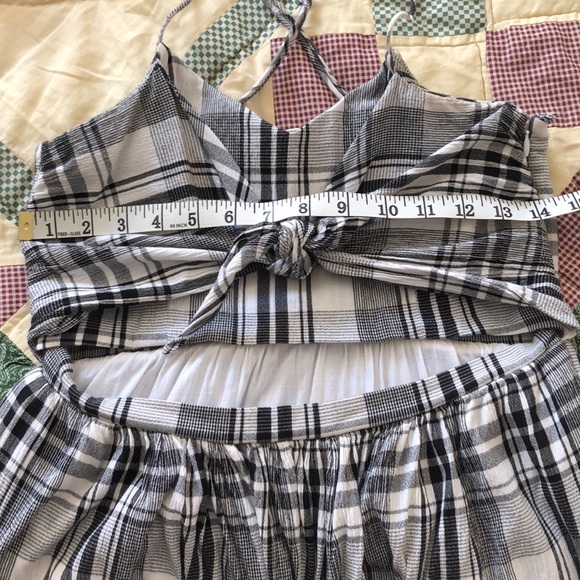 Spaghetti Strap Cut Out Checked Midi Dress - Picture 5 of 8